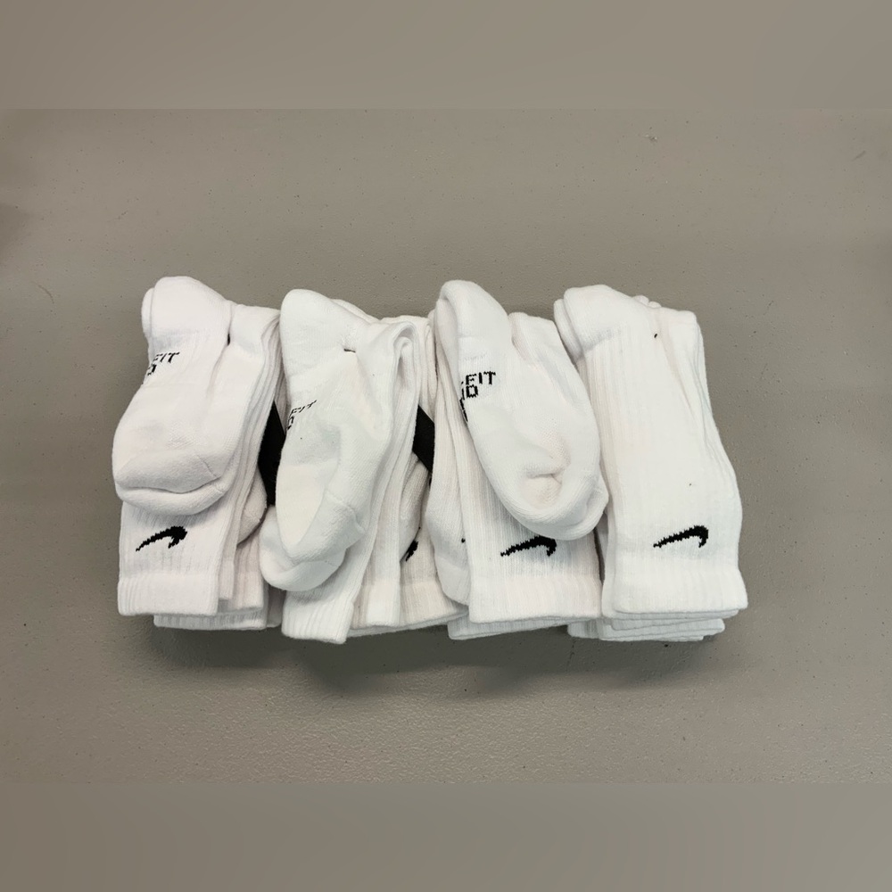 Nike Everyday Crew Socks White Medium 12 Pairs - Picture 1 of 2